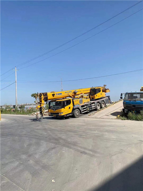 东河区吊车作业时，可能会产生哪些额外收费项目？