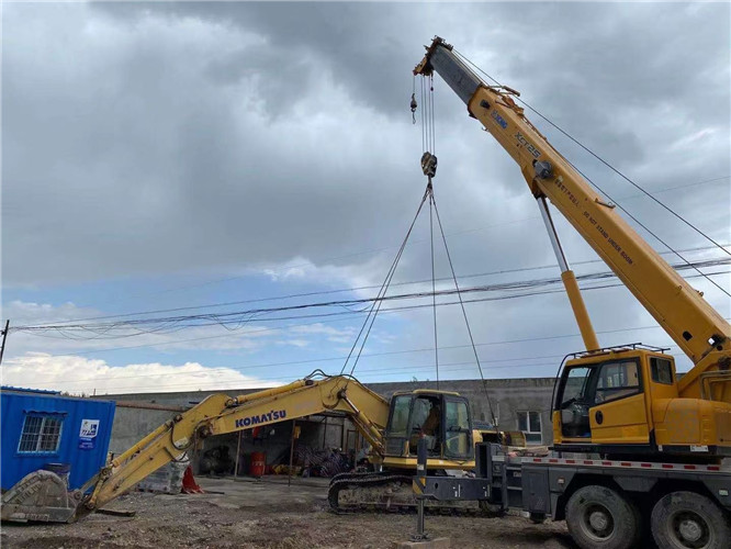 东河区25吨吊车的工作半径是多少？